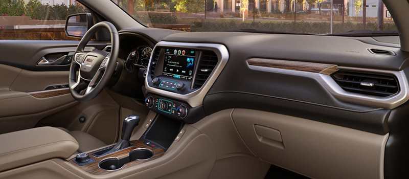 Illustration for article titled The 2017 GMC Acadia Looks Like A Step Toward Extinction For Huge SUVs